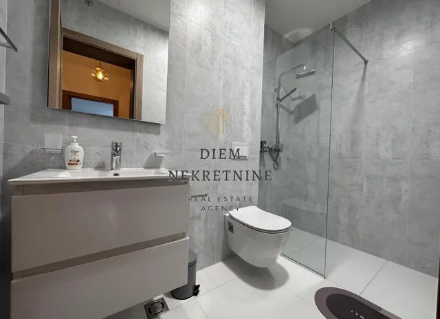 Izdavanje, dvosoban stan, 80m², Master Kvart, Podgorica