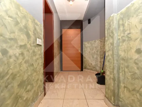 Rent, office space, 131m², Centar, Podgorica - image 19