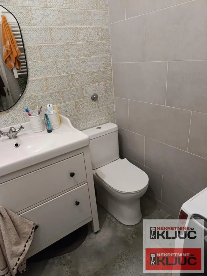 Prodaja, četvorosoban stan, 95m², Centar, Novi Sad