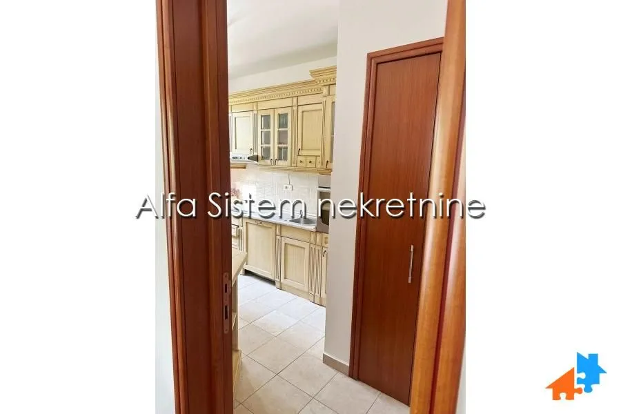 Rent, four bedroom apartment, 120m², Kalenić Pijaca, Vračar Sve Podlokacije