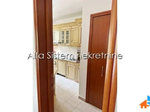Izdavanje, četvorosoban stan, 120m², Kalenić Pijaca, Vračar Sve Podlokacije - image 8
