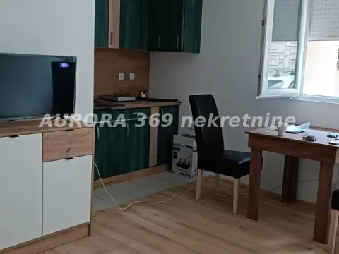 Izdavanje, garsonjera, 25m², Bulevar Oslobodjenja, Novi Sad Sve Podlokacije - image 3