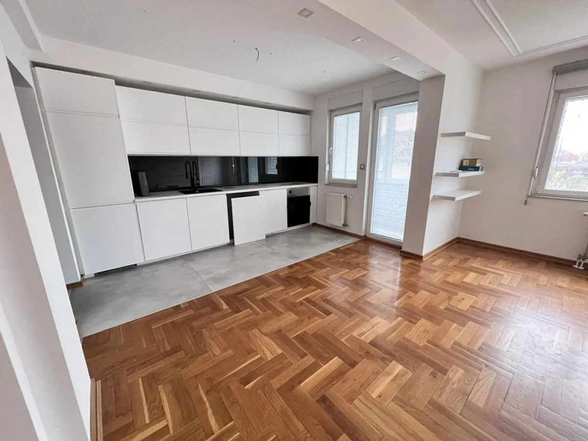 Izdavanje, stan, 142m², Salajka, Novi Sad Sve Podlokacije