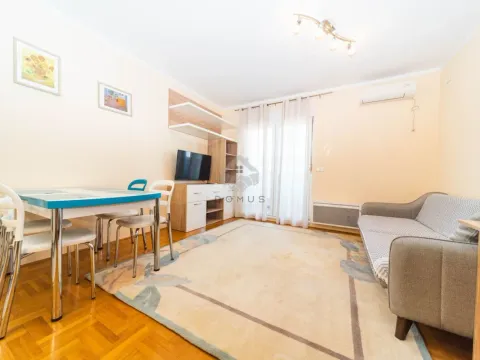 Izdavanje, dvosoban stan, 65m², Stari Aerodrom, Podgorica