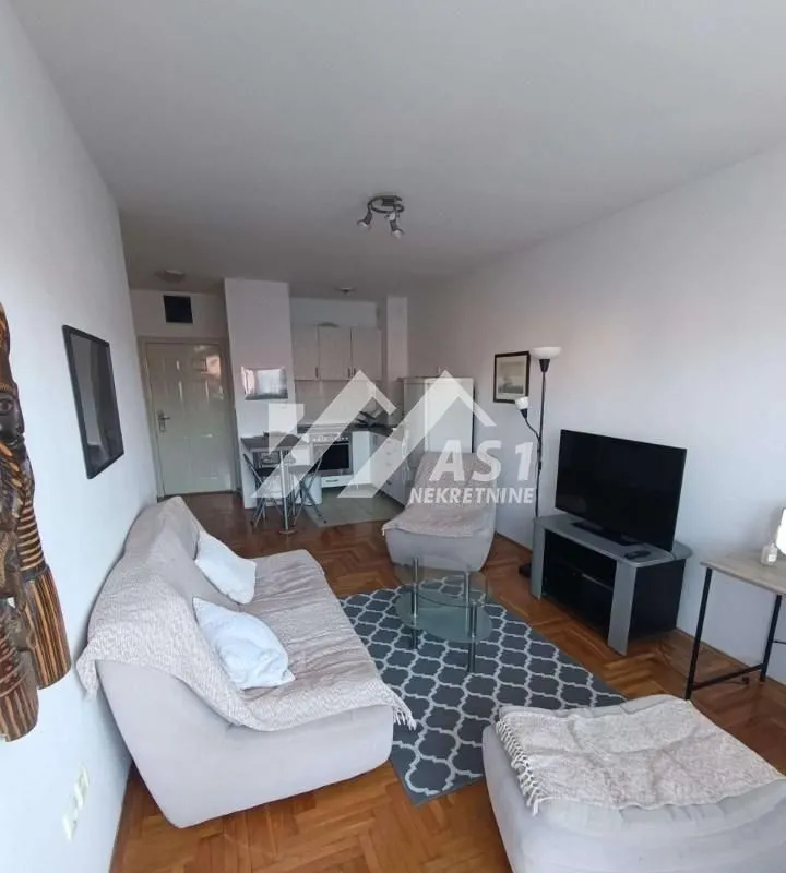 Izdavanje, jednosoban stan, 42m², Nova Detelinara, Novi Sad Sve Podlokacije