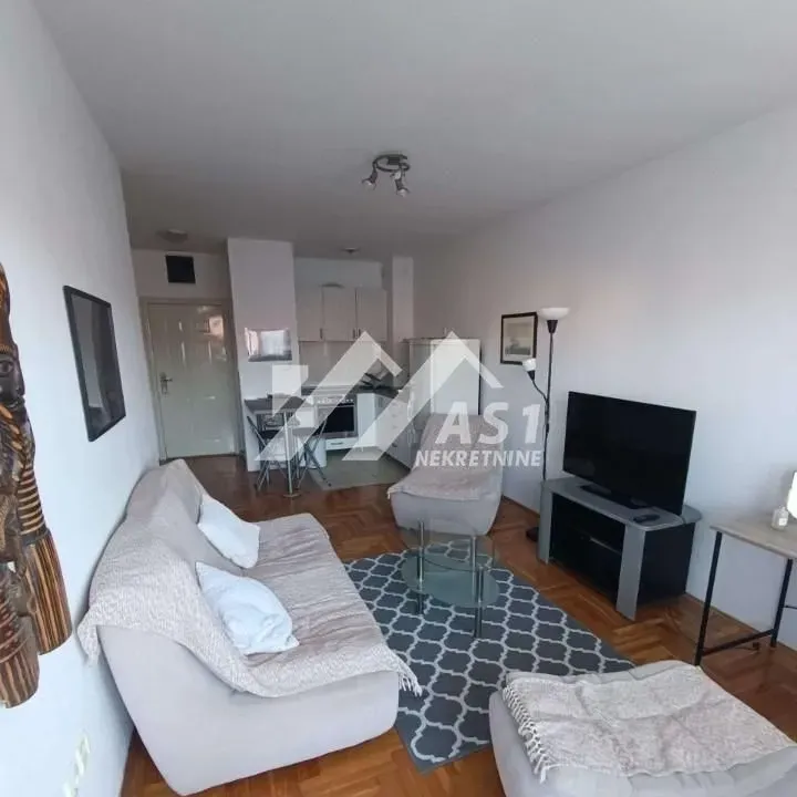 Izdavanje, jednosoban stan, 42m², Nova Detelinara, Novi Sad Sve Podlokacije