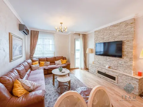 Prodaja, dvosoban stan, 64m², City Kvart, Podgorica - image 1