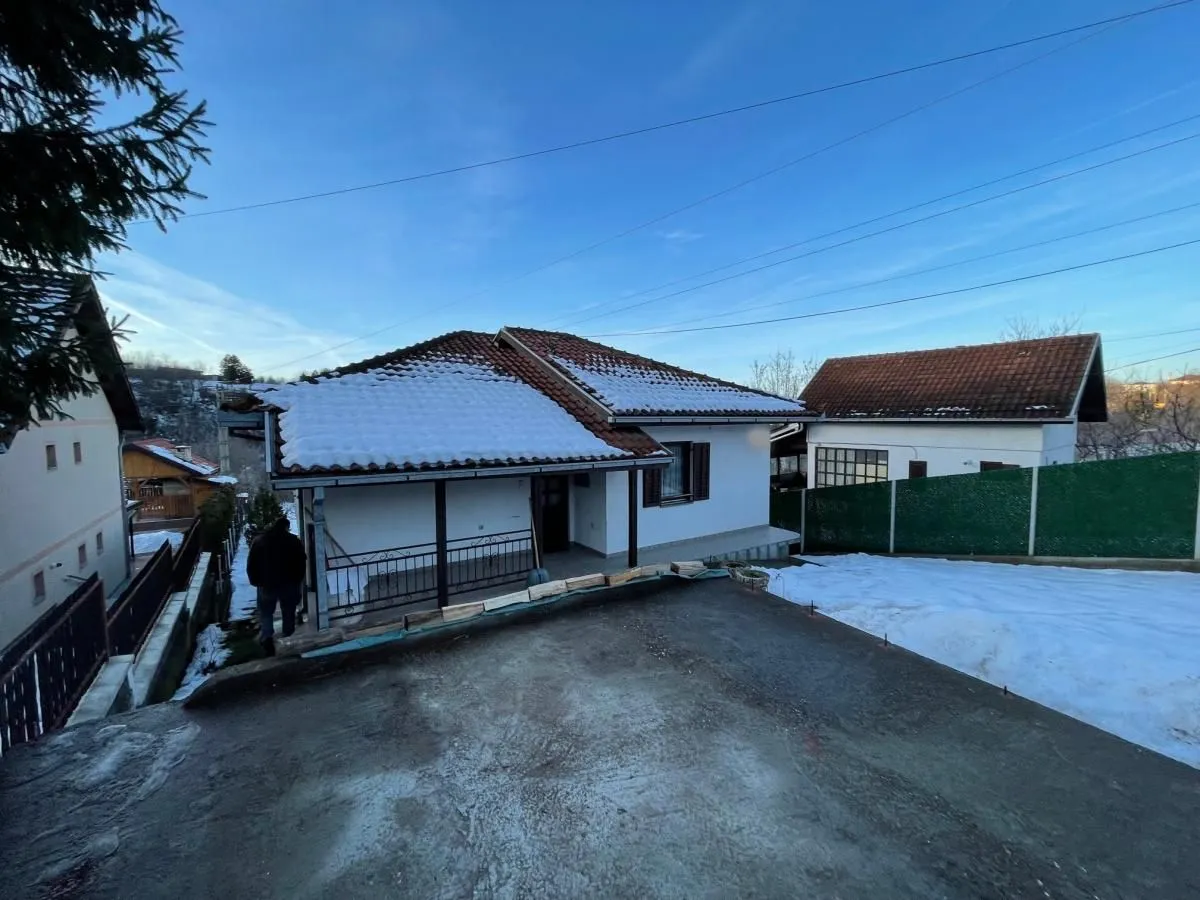 Prodaja, kuća, 151m², Sremska Kamenica, Petrovaradin