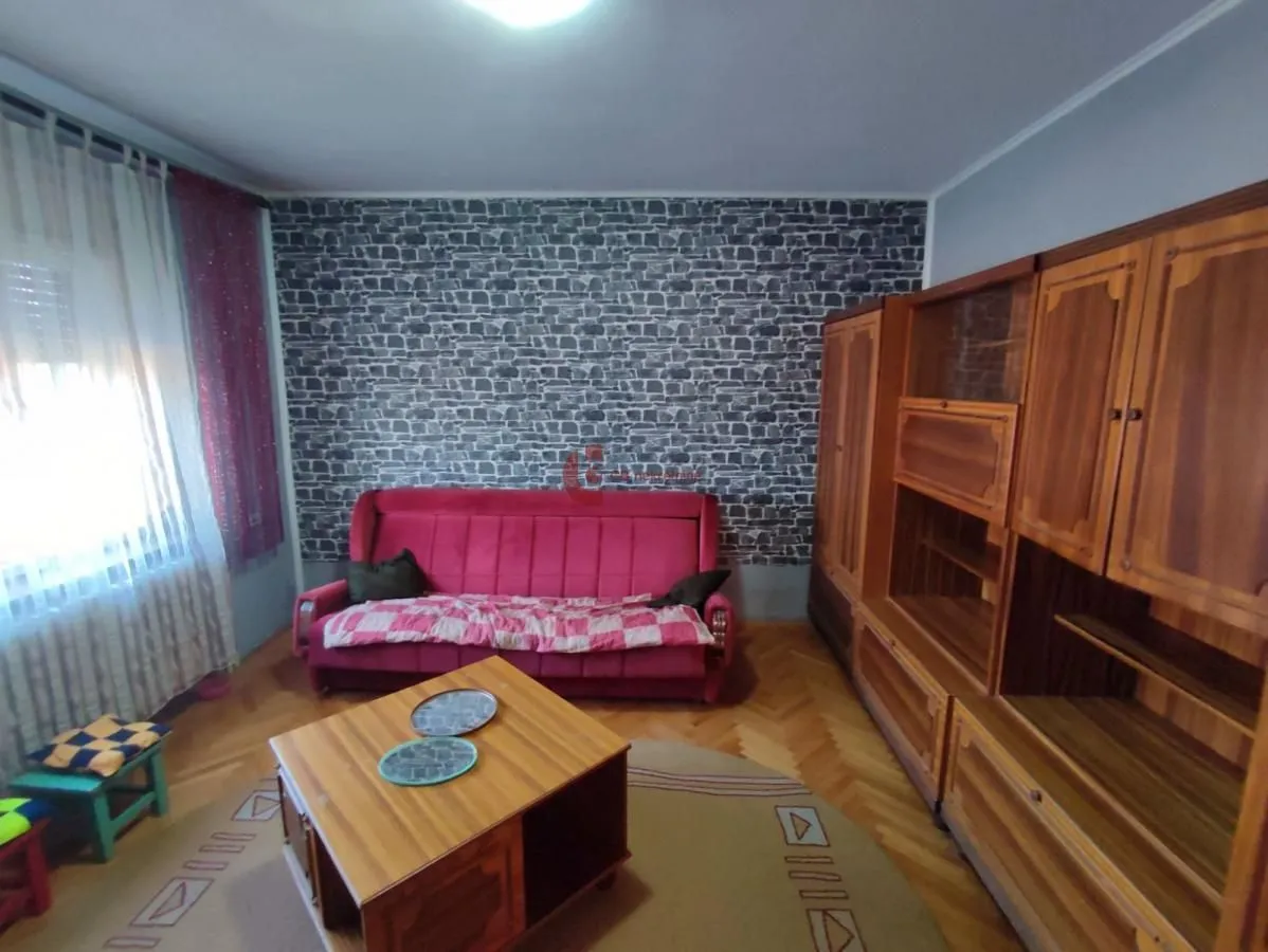 Prodaja, kuća, 250m², Novo Selo, Subotica