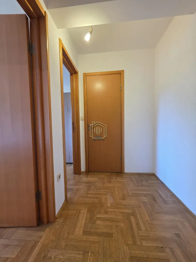 Prodaja, dvosoban stan, 64m², Stari Aerodrom, Podgorica