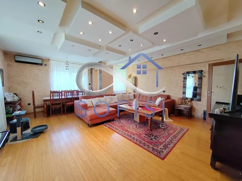 Prodaja, četvorosoban stan, 115m², Grbavica, Novi Sad Sve Podlokacije