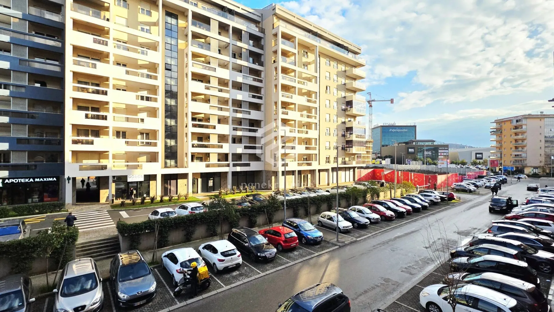 Izdavanje, dvosoban stan, 80m², City Kvart, Podgorica