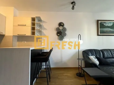 Izdavanje, dvosoban stan, 64m², City Kvart, Podgorica - image 9