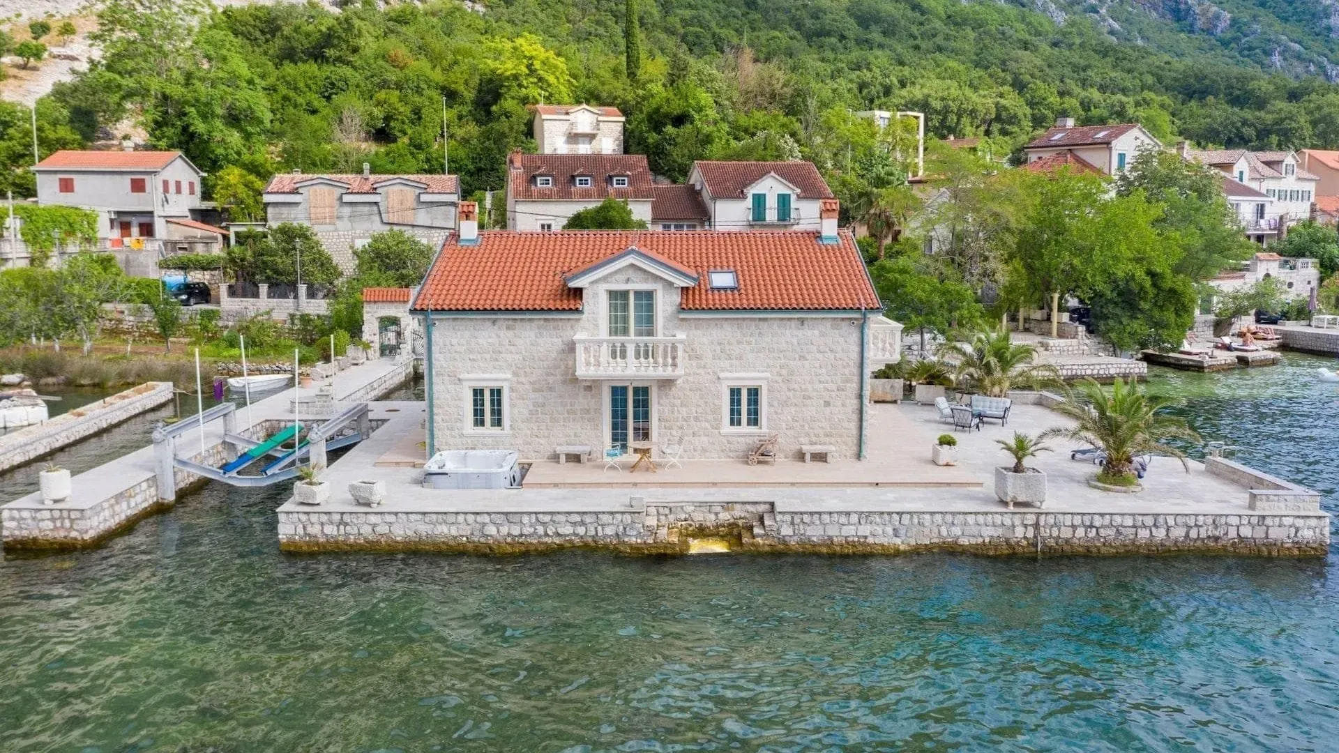 Sale, house, 165m², Ljuta, Kotor