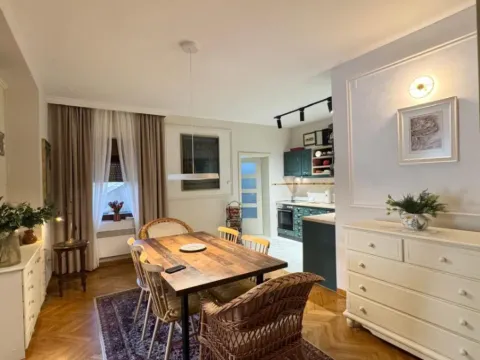 Izdavanje, trosoban stan, 145m², Momišići, Podgorica - image 5