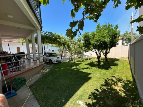 Rent, three bedroom apartment, 120m², City Kvart, Podgorica - image 1