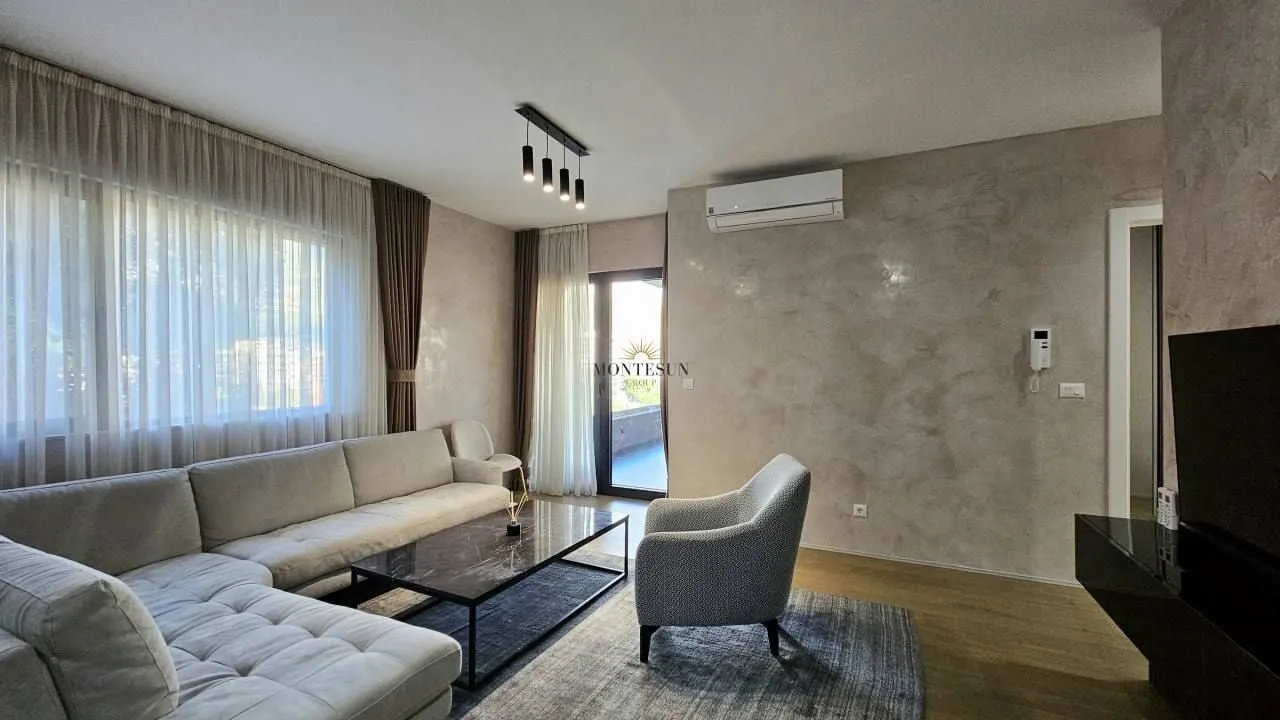 Rent, two bedroom apartment, 69m², Centar, Budva