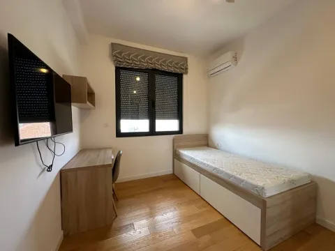 Rent, three bedroom apartment, 95m², City Kvart, Podgorica - image 13