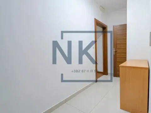 Izdavanje, poslovni prostor, 56m², City Kvart, Podgorica - image 10