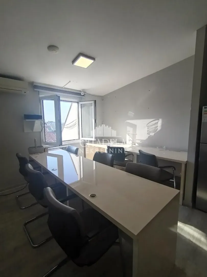 Rent, apartment, 118m², Đeram Pijaca, Beograd
