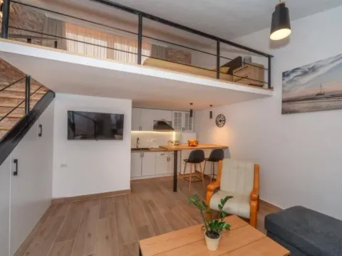 Izdavanje, jednosoban stan, 35m², Bar, Crna Gora