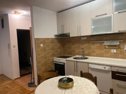 Rent, two bedroom apartment, 60m², 1 maj, Podgorica - image 9