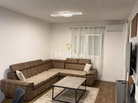 Izdavanje, dvosoban stan, 72m², Stari Aerodrom, Podgorica - image 2