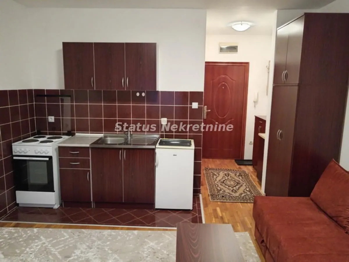 Izdavanje, garsonjera, 24m², Salajka, Novi Sad Sve Podlokacije