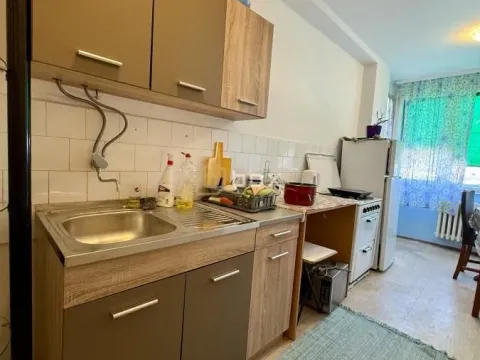 Izdavanje, trosoban stan, 75m², Crveni Pevac, Niš - image 12