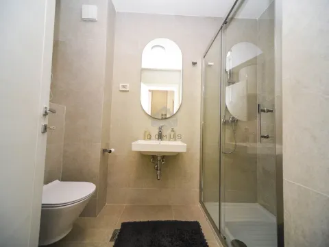 Izdavanje, jednosoban stan, 40m², Pobrežje, Podgorica - image 9