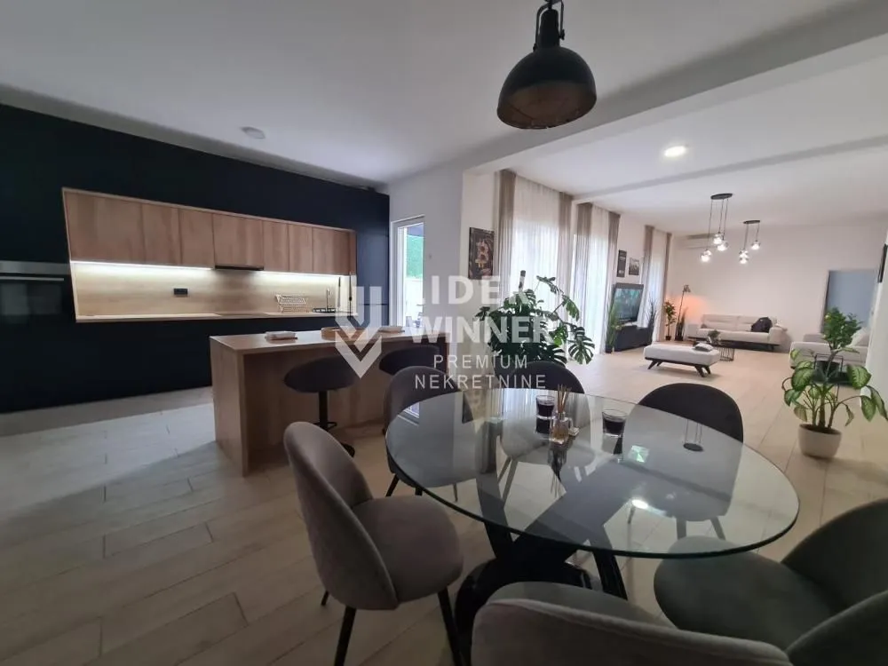 Prodaja, četvorosoban stan, 220m², Savski Venac, Beograd