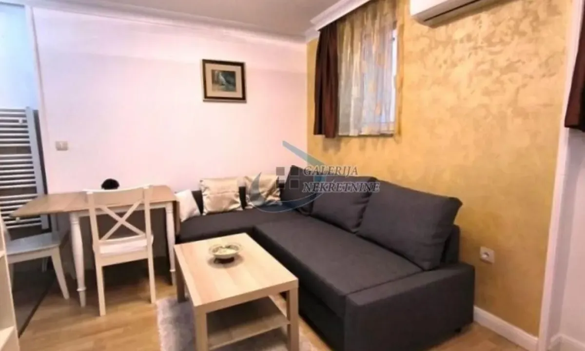 Izdavanje, trosoban stan, 62m², Stari Grad, Beograd