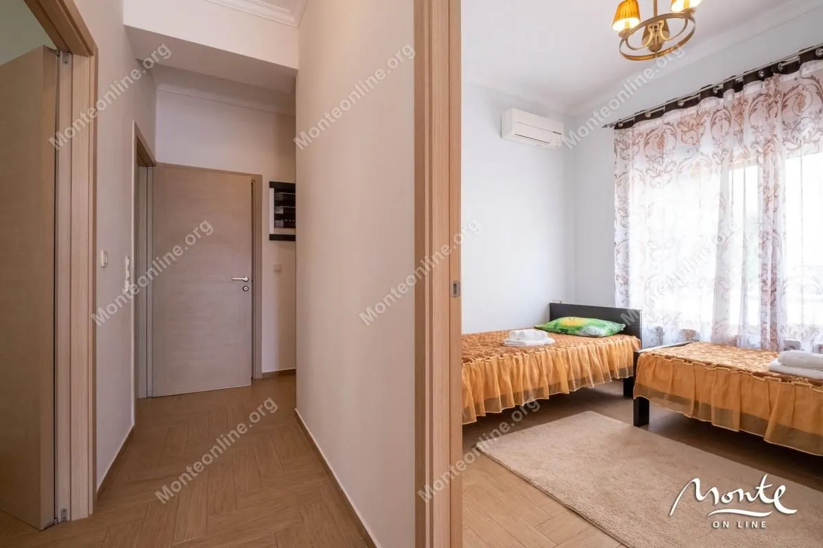 Prodaja, dvosoban stan, 79m², Orahovac, Kotor