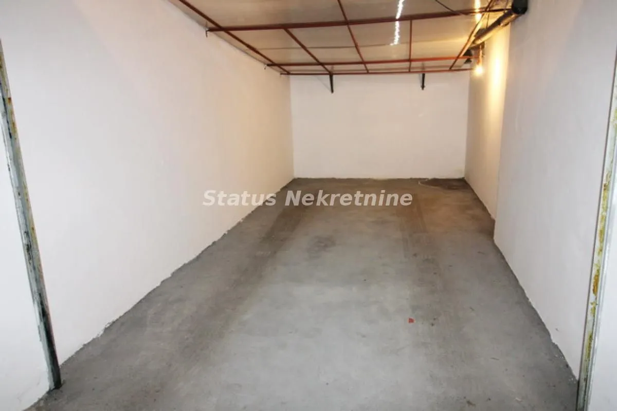 Sale, parking/garage, 18m², Grbavica, Novi Sad Sve Podlokacije