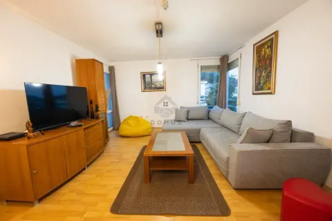 Rent, one bedroom apartment, 55m², Budva, Crna Gora - image 1