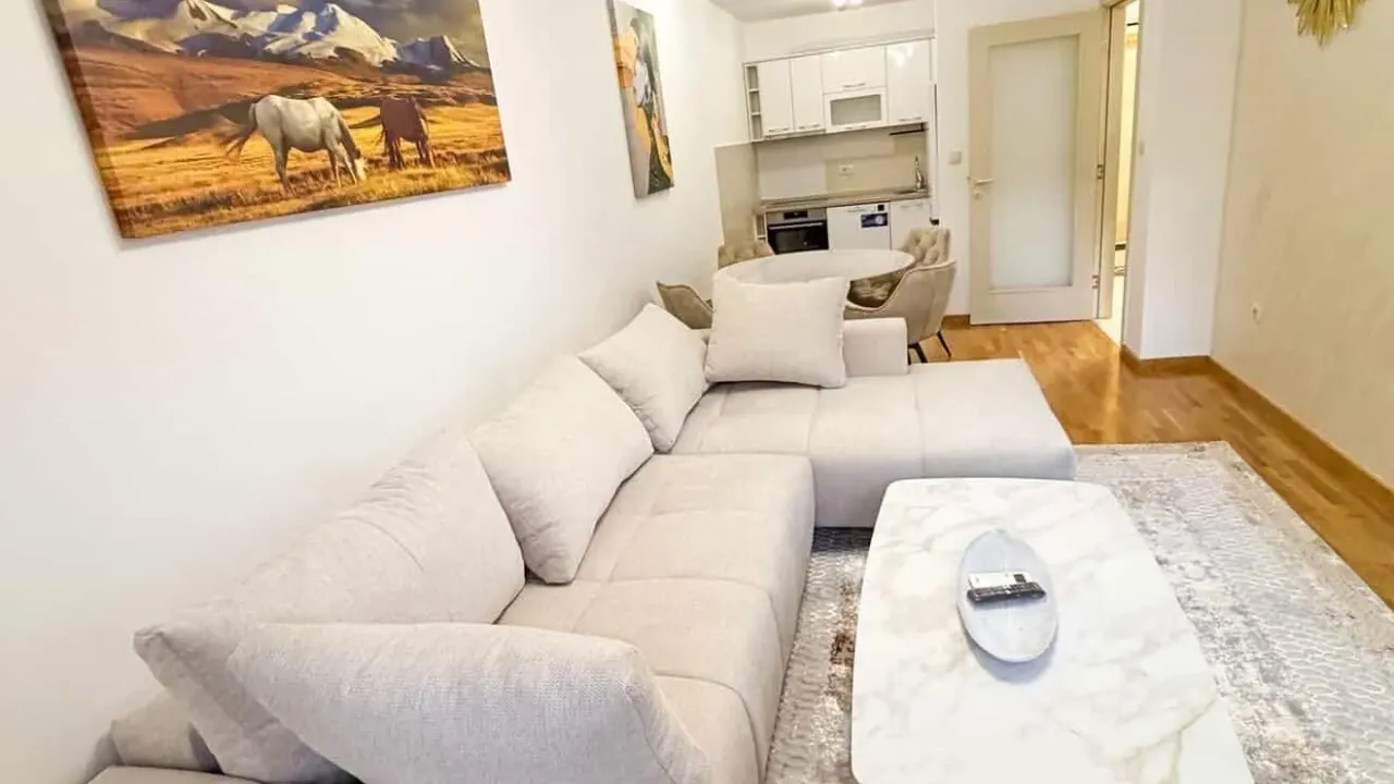Izdavanje, jednosoban stan, 46m², City Kej, Podgorica