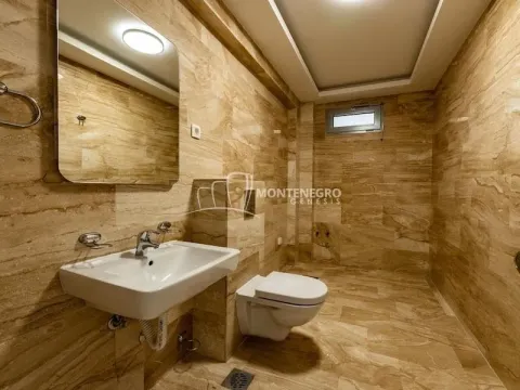 Prodaja, trosoban stan, 160m², Pržno, Budva - image 16