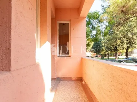 Izdavanje, poslovni prostor, 85m², Centar, Podgorica - image 6