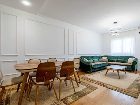 Sale, one bedroom apartment, 52m², Centar, Bar - image 1