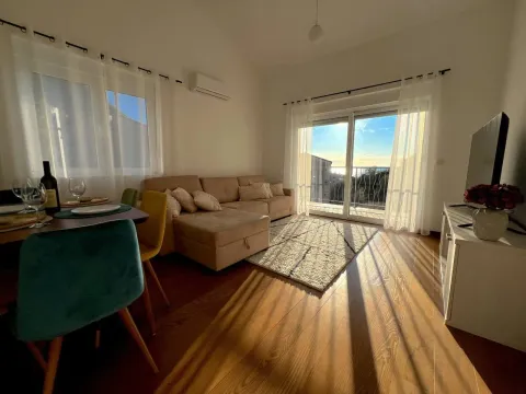 Izdavanje, dvosoban stan, 60m², Pržno, Budva - image 2