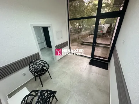 Rent, office space, 48m², Autobuska stanica, Podgorica - image 2