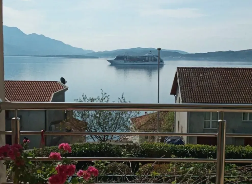 Prodaja, dvosoban stan, 103m², Baošići, Herceg Novi