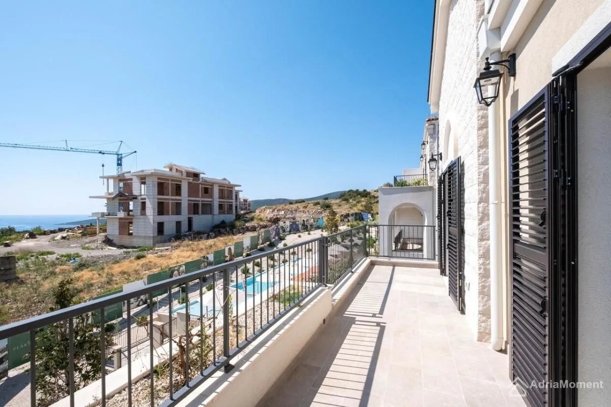 Prodaja, dvosoban stan, 93m², Radovići, Tivat