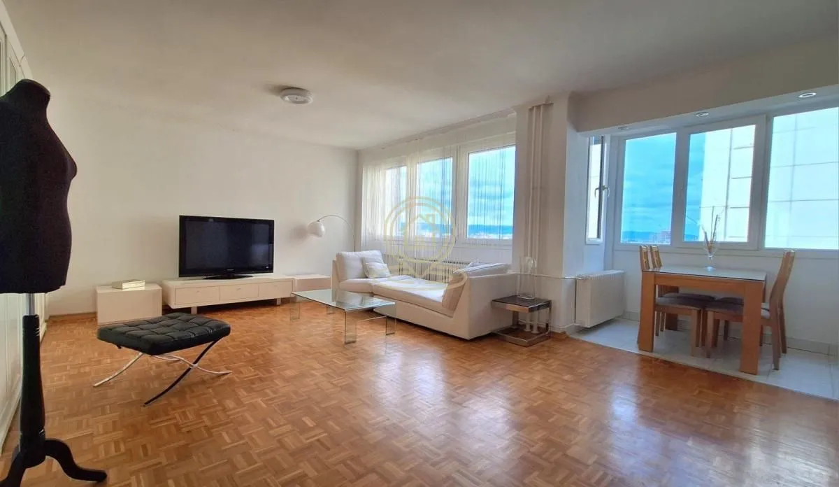 Prodaja, jednosoban stan, 62m², Bulevar Oslobodjenja, Novi Sad Sve Podlokacije