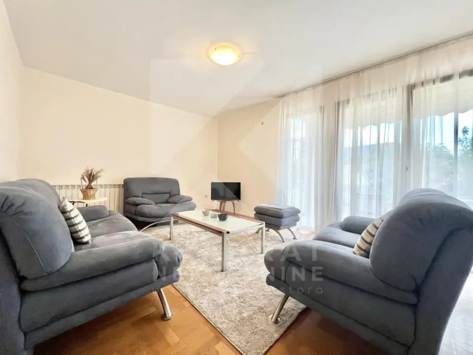 Izdavanje, dvosoban stan, 80m², Zagorič, Podgorica