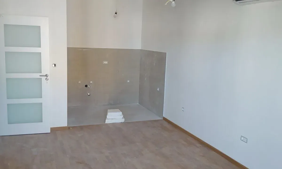 Prodaja, jednosoban stan, 45m², Pobrežje, Podgorica