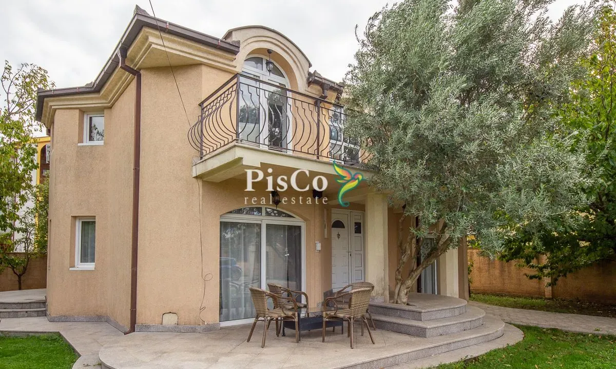 Izdavanje, kuća, 210m², Donja Gorica, Podgorica