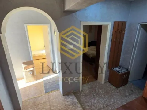 Izdavanje, trosoban stan, 100m², Kakaricka Gora, Podgorica - image 10