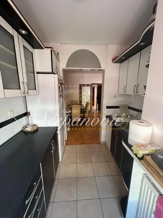Izdavanje, trosoban stan, 72m², Podbara, Novi Sad Sve Podlokacije