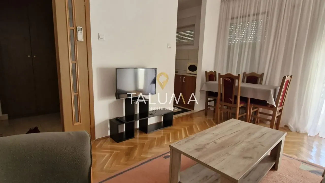 Izdavanje, jednosoban stan, 32m², Blok 9, Podgorica